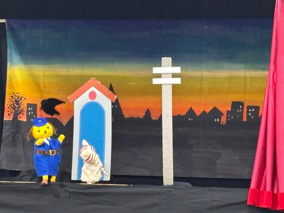 人形劇「犬のおまわりさん」の写真