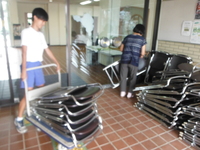 椅子の入れ替え