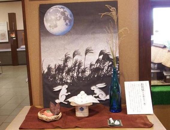 資料館の中に展示したお月見飾り