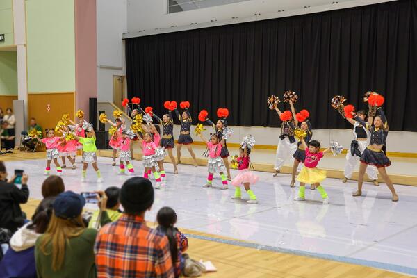 ステージ発表の様子1