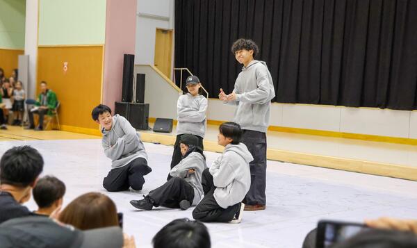 ステージ発表の様子2