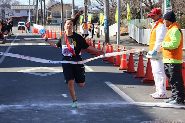 駅伝競走大会のゴール写真
