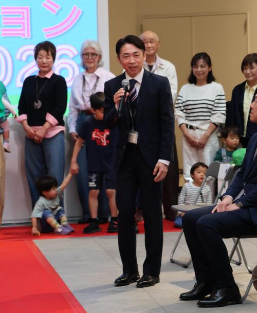 あいさつするららぽーとふじみの針ケ谷所長の写真