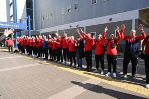 激励セレモニーの写真1