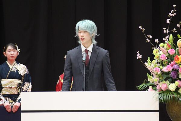 二十歳の言葉を述べる実行委員（1人目）