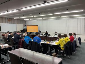 意見交換を行う様子