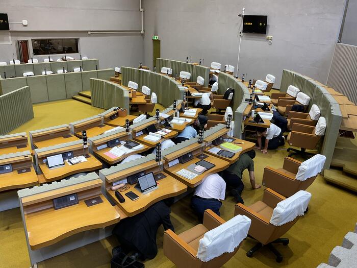 シェイクアウト訓練の様子